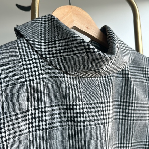 Judith & Charles Houndstooth Top - Picture 2 of 6